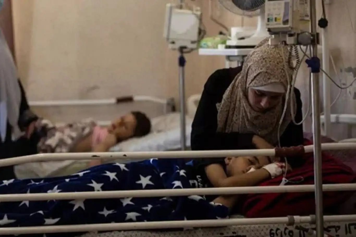 غزة المحاصرة.. انقطاع الكهرباء والماء والاتصالات عن المستشفى الإندونيسي غزة المحاصرة.. انقطاع الكهرباء والماء والاتصالات عن المستشفى الإندونيسي