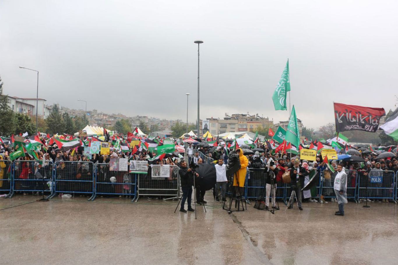 Gaziantep'te Peygamber Sevdalıları Vakfı tarafından "Kudüs ve Aksa Tufanı'na Destek Mitingi" düzenlendi.