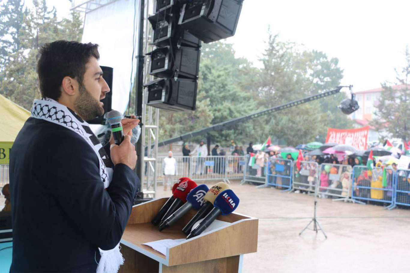 Gaziantep'te Peygamber Sevdalıları Vakfı tarafından "Kudüs ve Aksa Tufanı'na Destek Mitingi" düzenlendi.