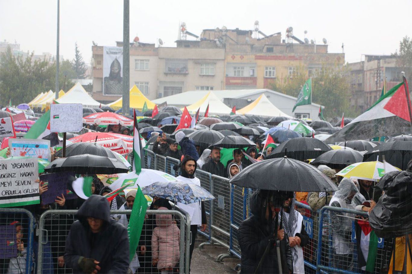 Gaziantep'te Peygamber Sevdalıları Vakfı tarafından "Kudüs ve Aksa Tufanı'na Destek Mitingi" düzenlendi.