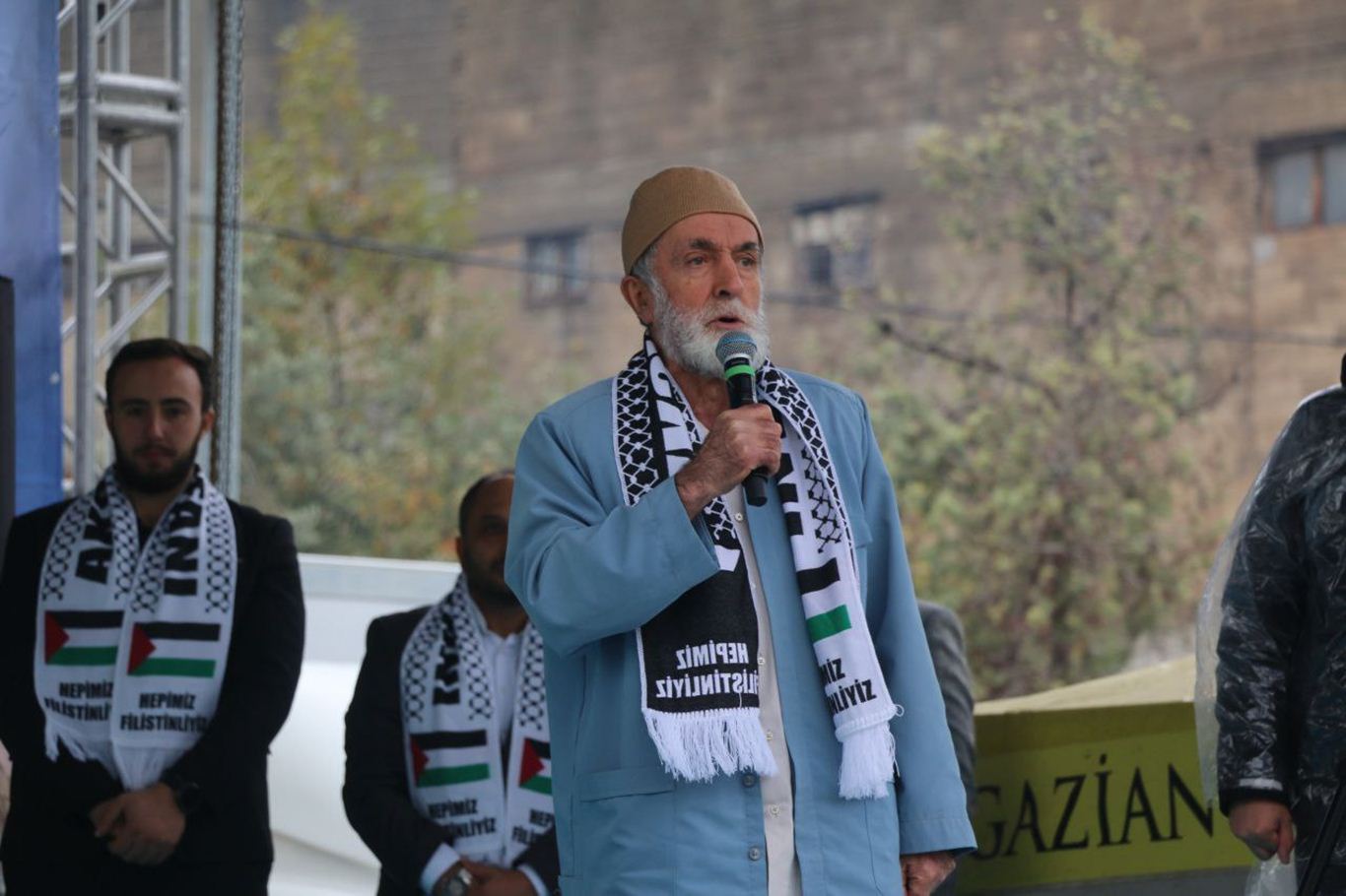 Gaziantep'te Peygamber Sevdalıları Vakfı tarafından "Kudüs ve Aksa Tufanı'na Destek Mitingi" düzenlendi.