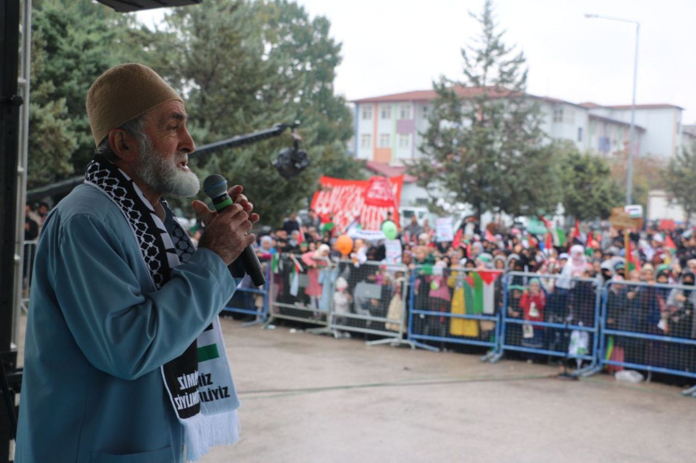 Gaziantep'te Peygamber Sevdalıları Vakfı tarafından "Kudüs ve Aksa Tufanı'na Destek Mitingi" düzenlendi.