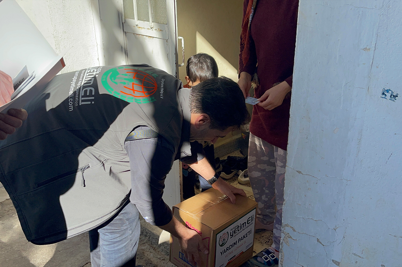 Avrupa Yetim Eli'nden Mardin'de gıda ve nakdi yardım