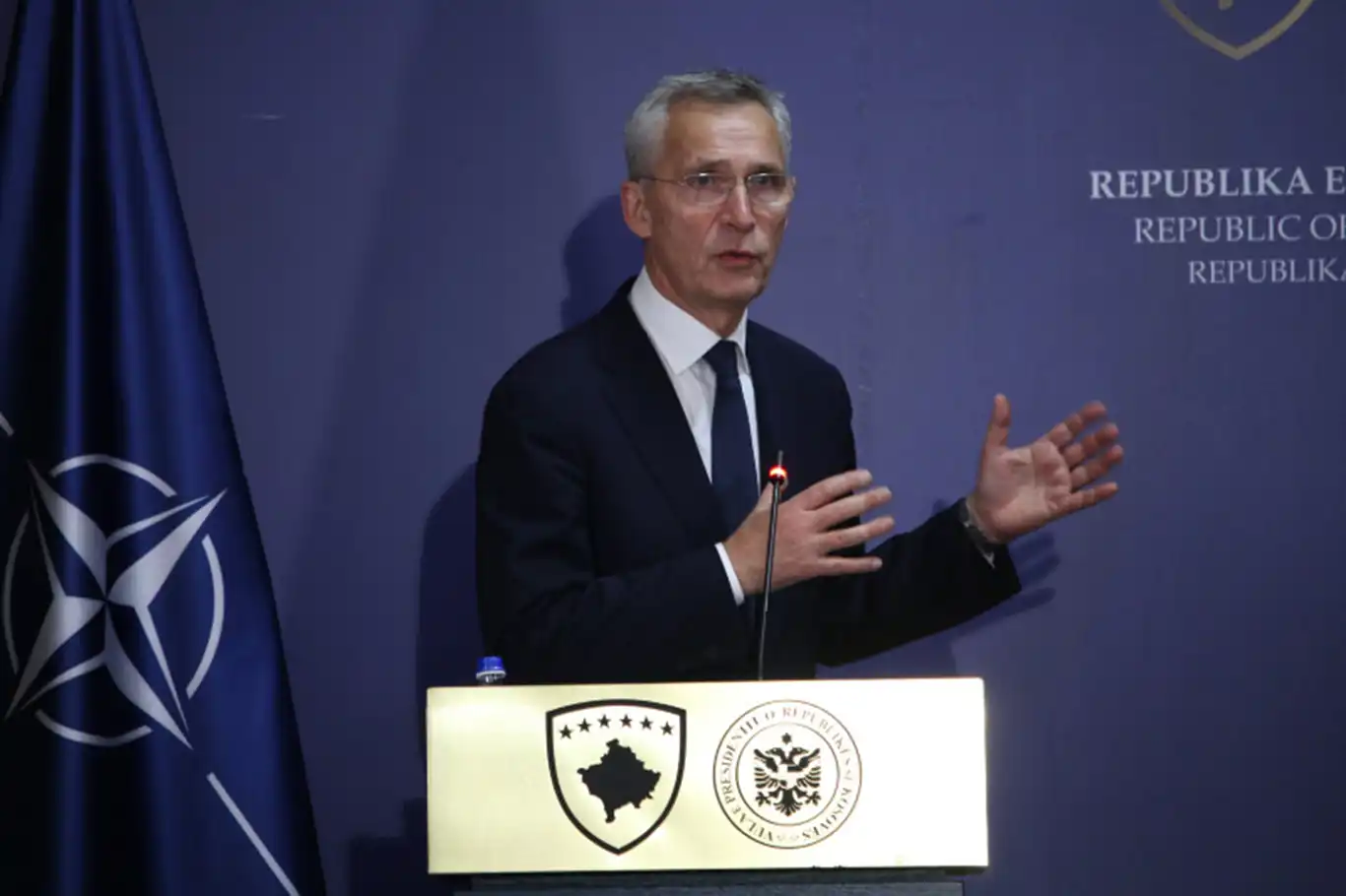 Stoltenberg, Priştine’de Kosova Cumhurbaşkanı Vjosa Osmani ile bir araya geldi Stoltenberg, Priştine’de Kosova Cumhurbaşkanı Vjosa Osmani ile bir araya geldi