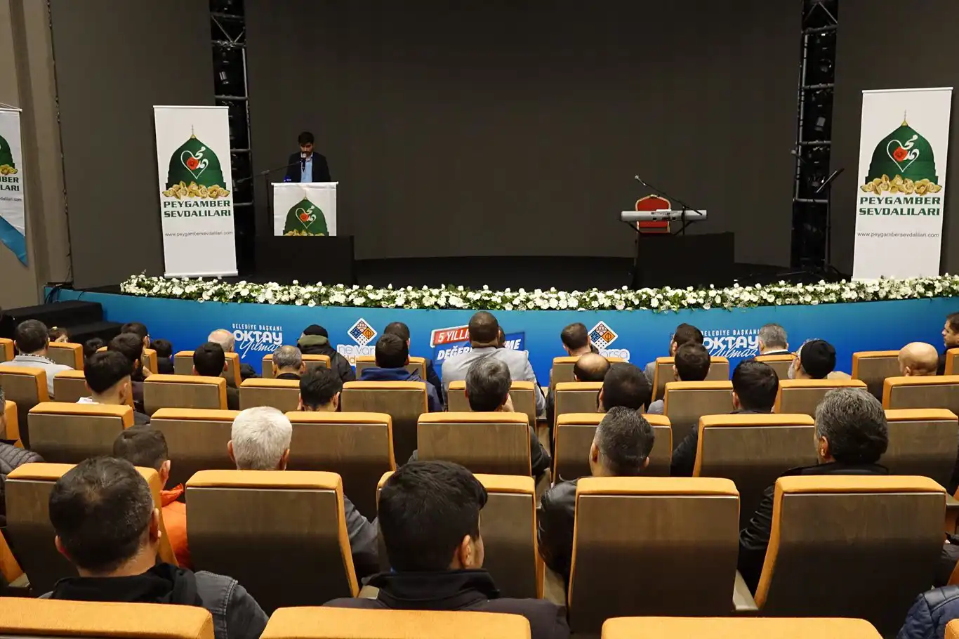 Alınç: Bedir'de takılan sarı sarık ile Gazze'deki kefiye aynı anlamı taşıyor Alınç: Bedir'de takılan sarı sarık ile Gazze'deki kefiye aynı anlamı taşıyor