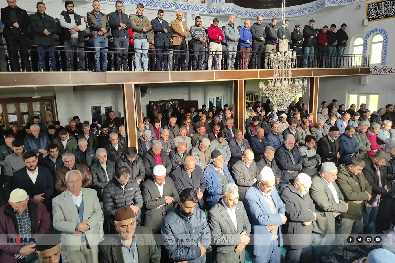 بۆ شەهیدانی فەلەستین نوێژی مردووی غیابی ئەنجام درا بۆ شەهیدانی فەلەستین نوێژی مردووی غیابی ئەنجام درا