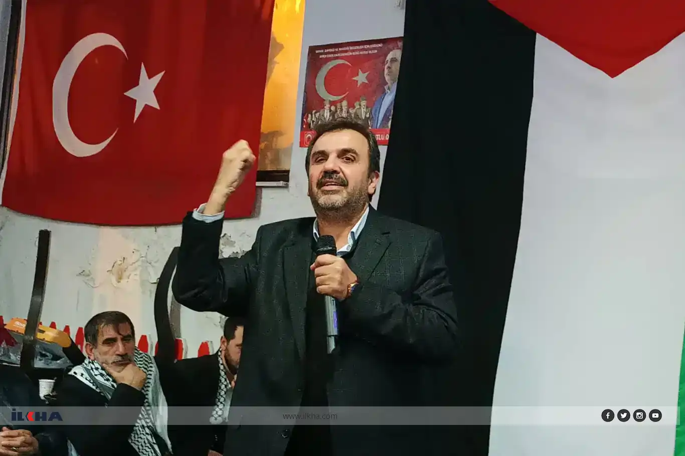 د.توران: إذا كنت الشيخ أحمد ياسين، فسيكون أبناؤك محمد الضيف وأبو عبيدة. د.توران: إذا كنت الشيخ أحمد ياسين، فسيكون أبناؤك محمد الضيف وأبو عبيدة.