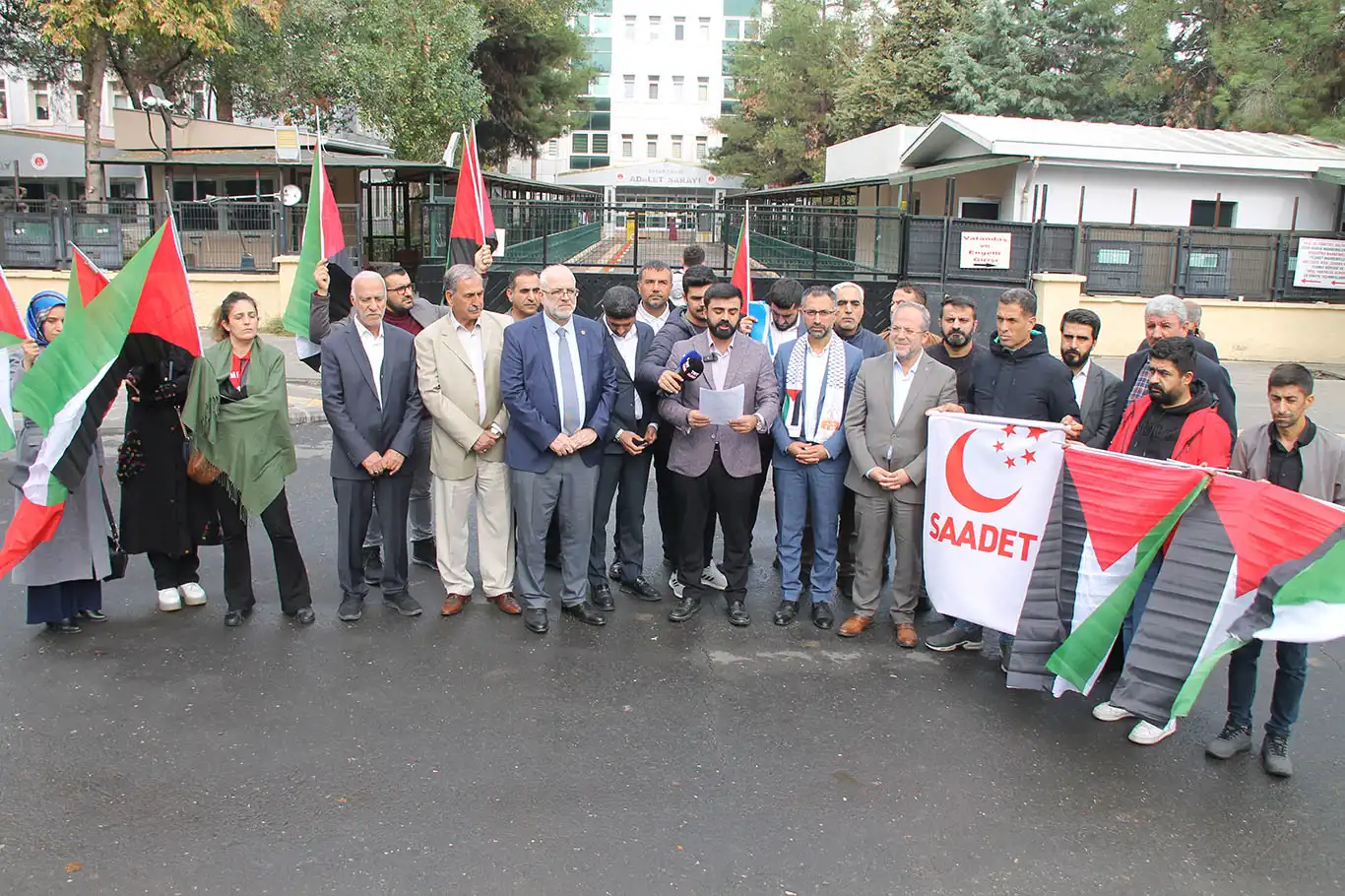 Saadet Partisi Diyarbakır İl Başkanlığı işgal rejimi hakkında suç duyurusunda bulundu Saadet Partisi Diyarbakır İl Başkanlığı işgal rejimi hakkında suç duyurusunda bulundu