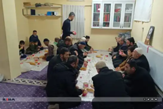تضامنا مع غزة... وقف محبي  النبي ينظم فعالية خلال صلاة الصبح في مدينة بدليس
