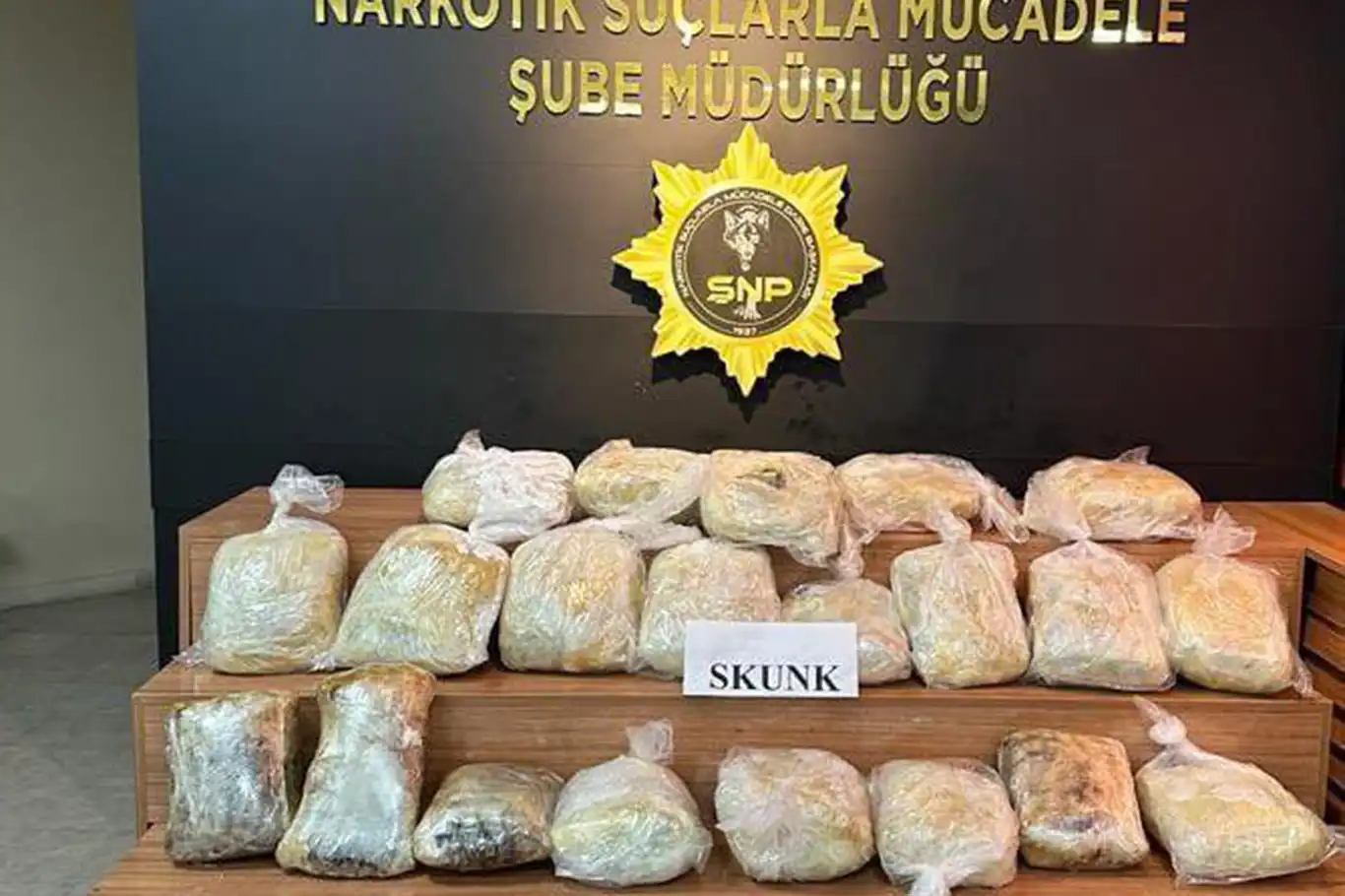 Şanlıurfa'da uyuşturucu operasyonu: 4 gözaltı Şanlıurfa'da uyuşturucu operasyonu: 4 gözaltı