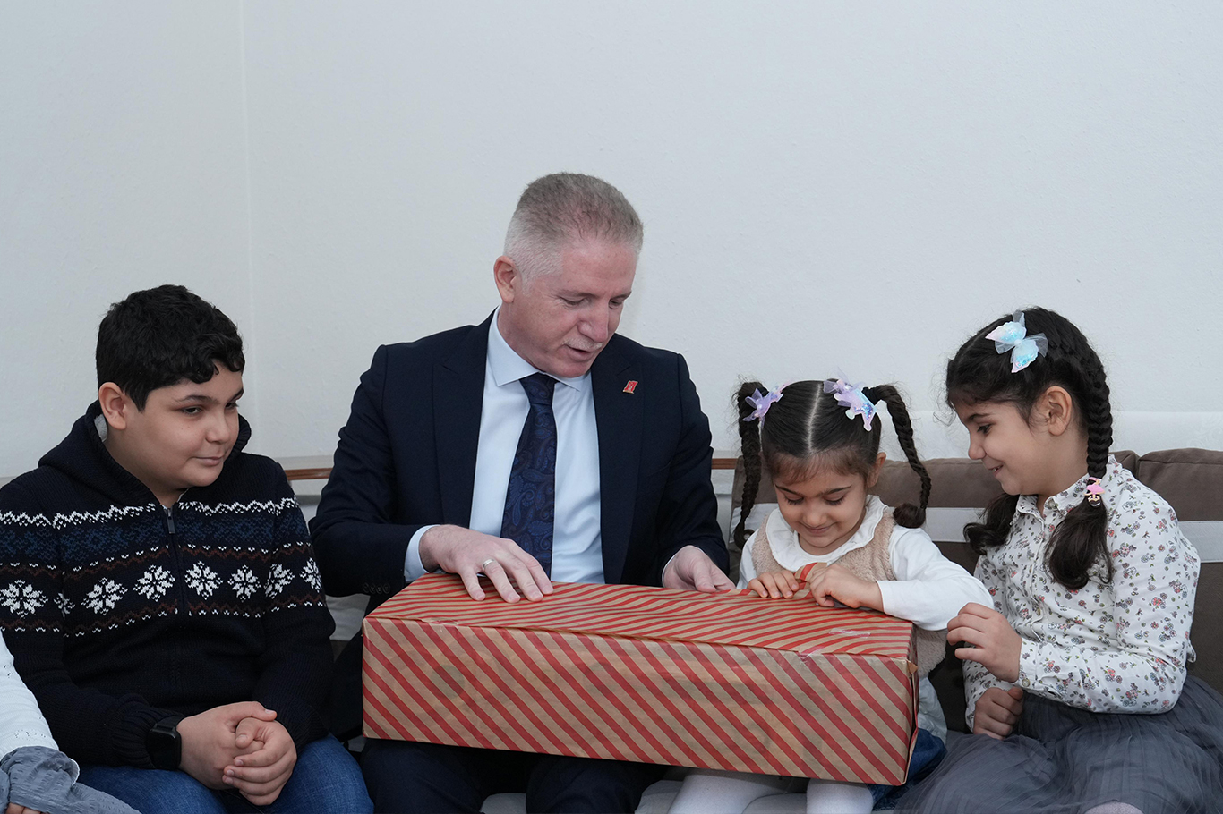 Vali Gül, çocukların hayallerini gerçekleştirdi