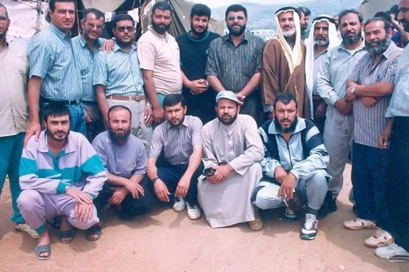 Mihnetten nimete Mercu'z-Zuhur sürgünü Mihnetten nimete Mercu'z-Zuhur sürgünü