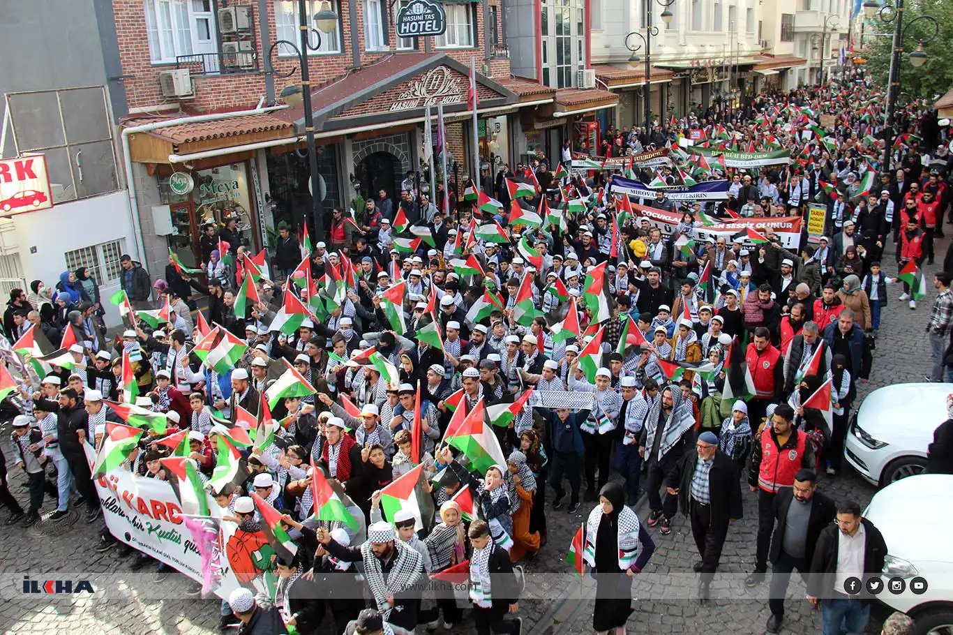Children in Diyarbakır march for Gaza, express solidarity and hope Children in Diyarbakır march for Gaza, express solidarity and hope