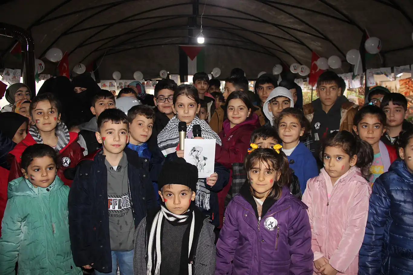 Cizre'de "23 Aralık Dünya Şehit Çocuklar Günü" etkinliği düzenlendi Cizre'de "23 Aralık Dünya Şehit Çocuklar Günü" etkinliği düzenlendi