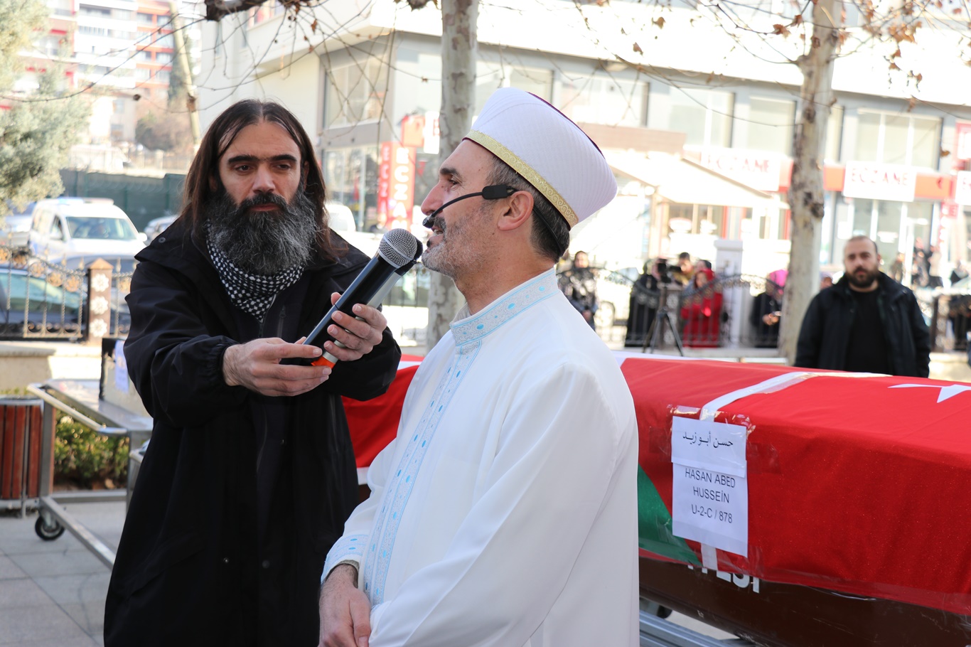Tedavi için Türkiye'ye getirilen ve şehadete kavuşan 3 Filistinlinin cenaze namazı kılındı
