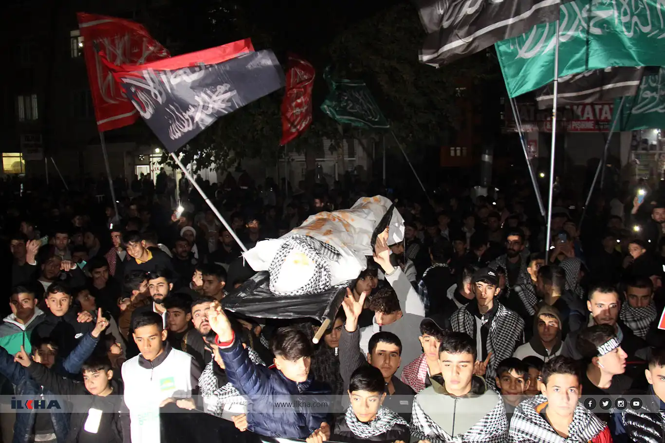 Diyarbakır youth march in solidarity with Palestine Diyarbakır youth march in solidarity with Palestine