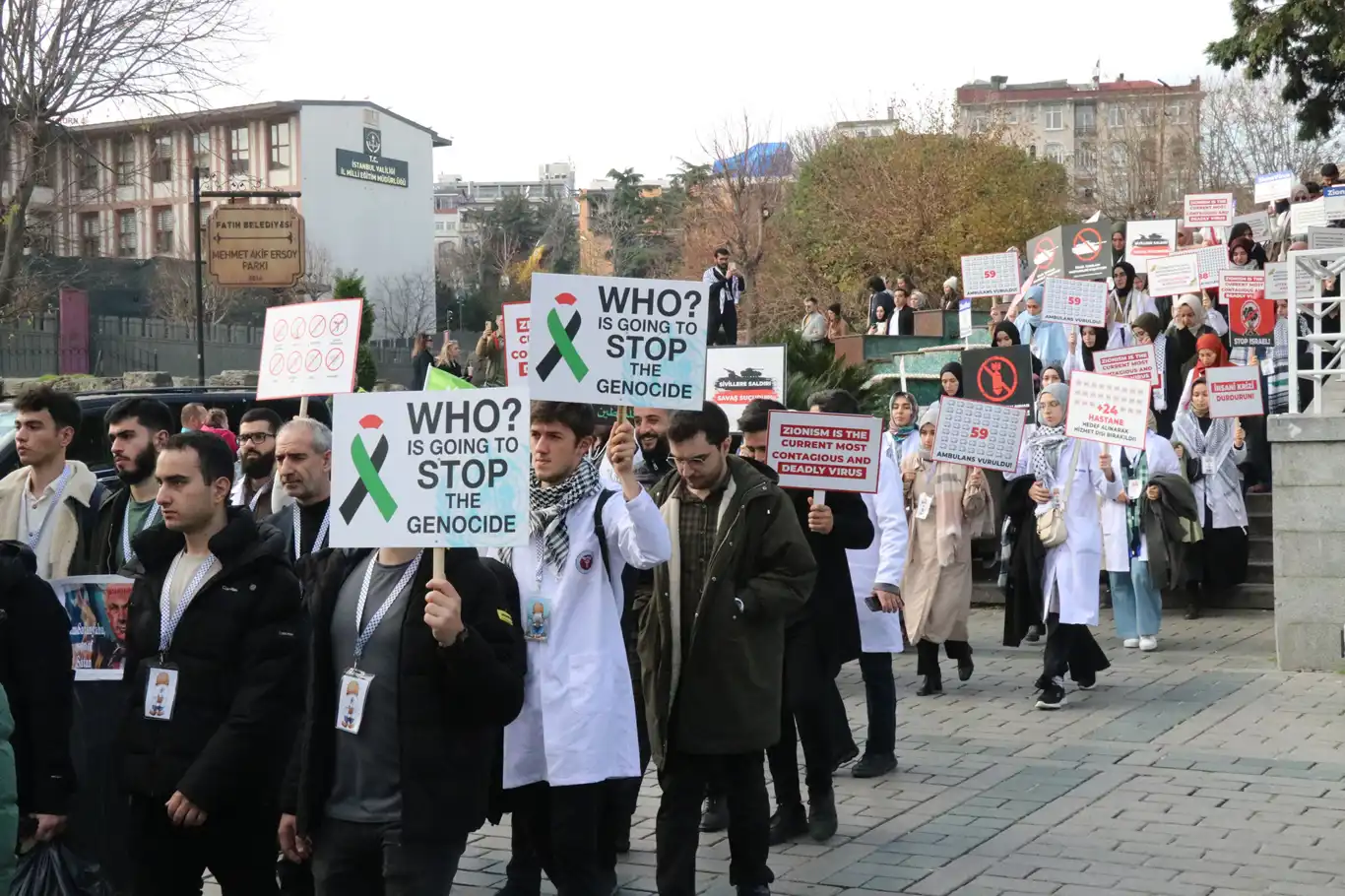 Doktorların sessiz yürüyüşü 7'nci haftada da devam etti Doktorların sessiz yürüyüşü 7'nci haftada da devam etti