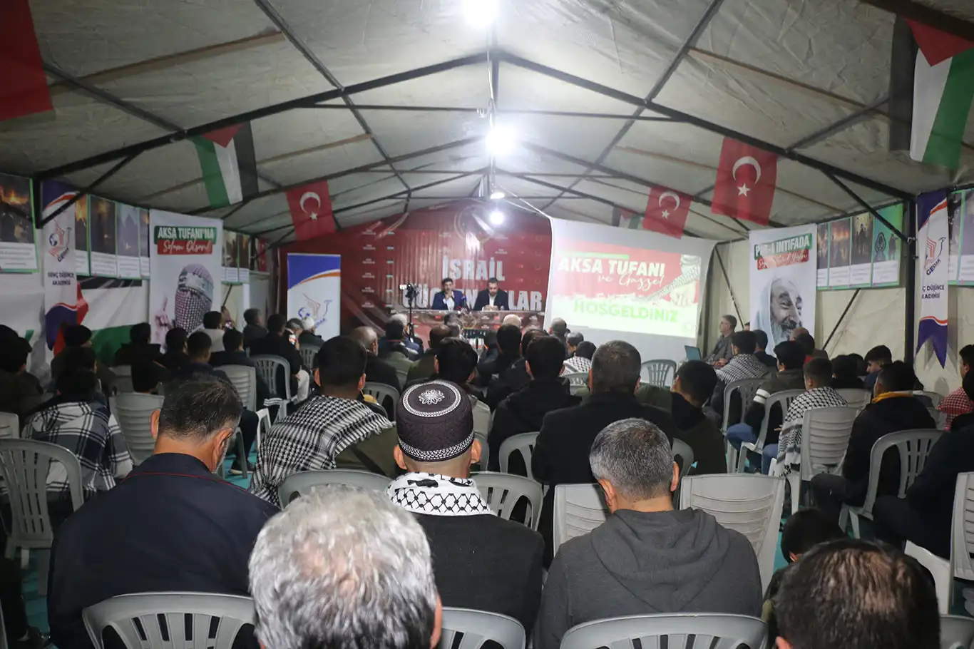 Şanlıurfa'da gençlere Aksa Tufanı ve Gazze direnişi anlatıldı Şanlıurfa'da gençlere Aksa Tufanı ve Gazze direnişi anlatıldı