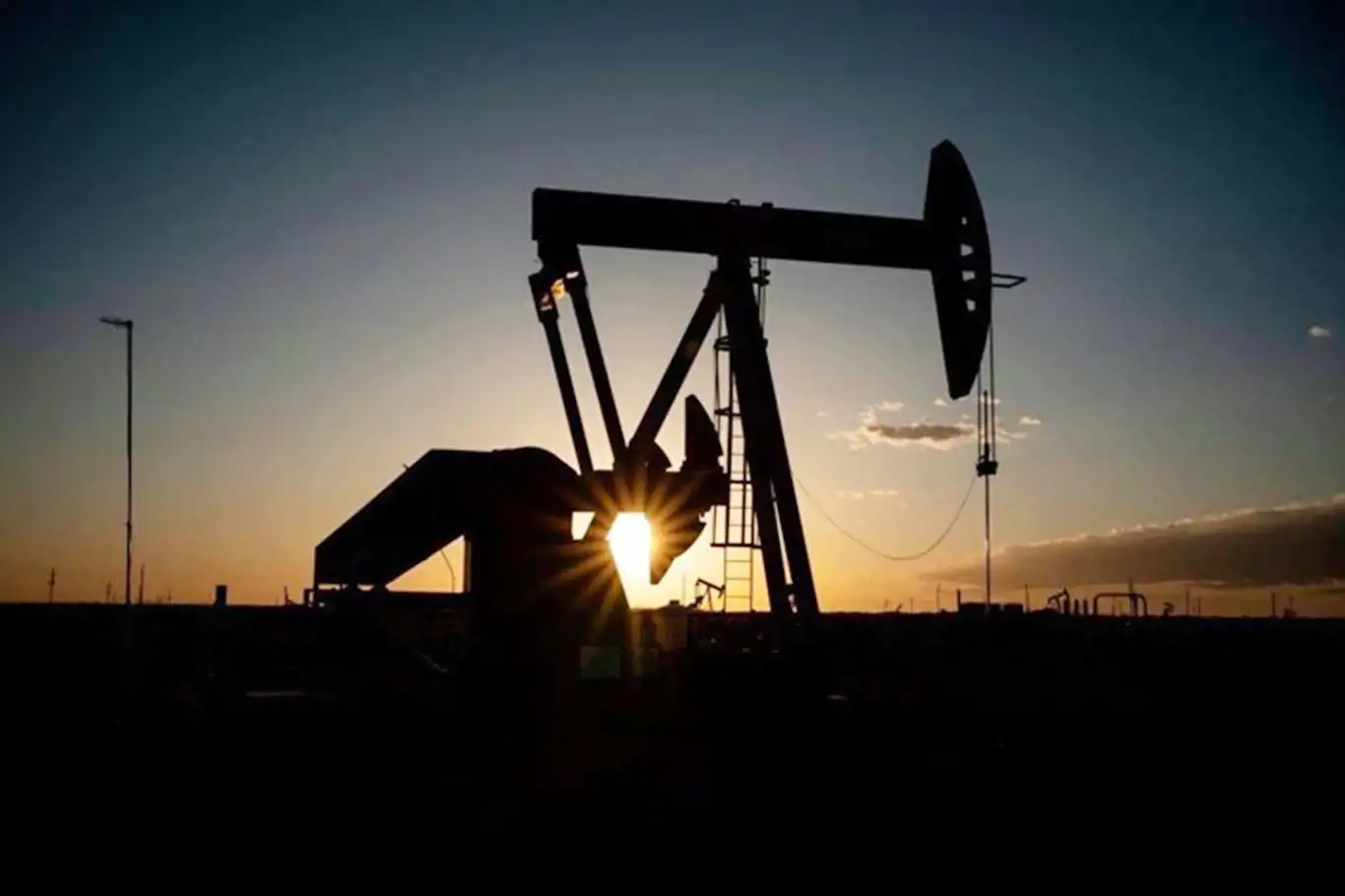 Brent petrolün varili 74 dolar seviyesinde Brent petrolün varili 74 dolar seviyesinde