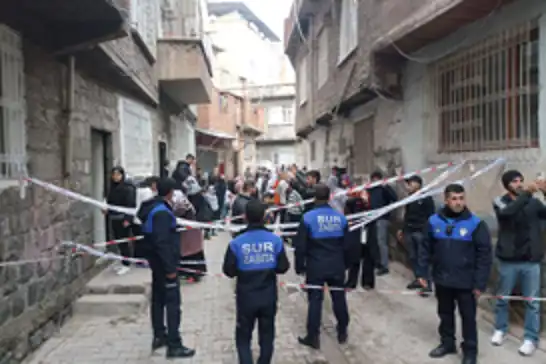 Diyarbakır'da 5 katlı bina çöktü