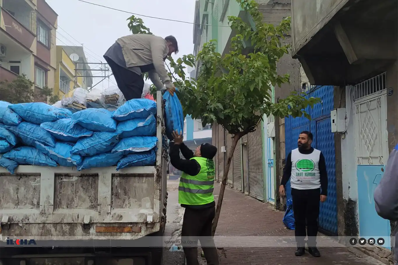 Hope Caravan provides winter aid to needy families in Gaziantep Hope Caravan provides winter aid to needy families in Gaziantep