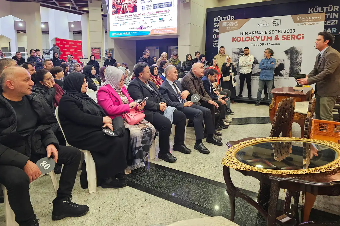 Antika müzayedesinde eller Gazze için kalktı Antika müzayedesinde eller Gazze için kalktı