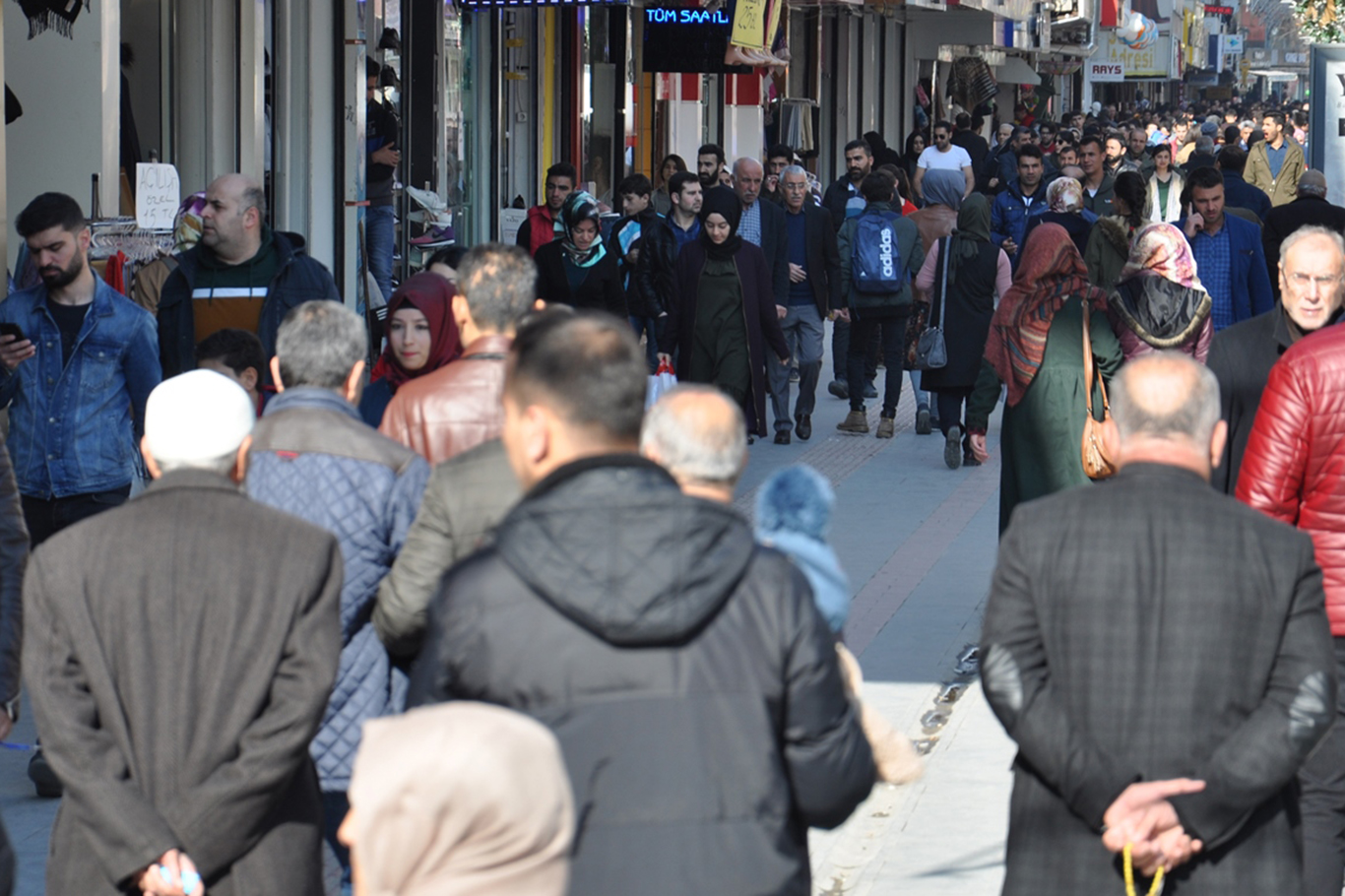 Doğal gaz ve elektrik indiriminden esnaf ve vatandaşlar da faydalanmak istiyor Doğal gaz ve elektrik indiriminden esnaf ve vatandaşlar da faydalanmak istiyor