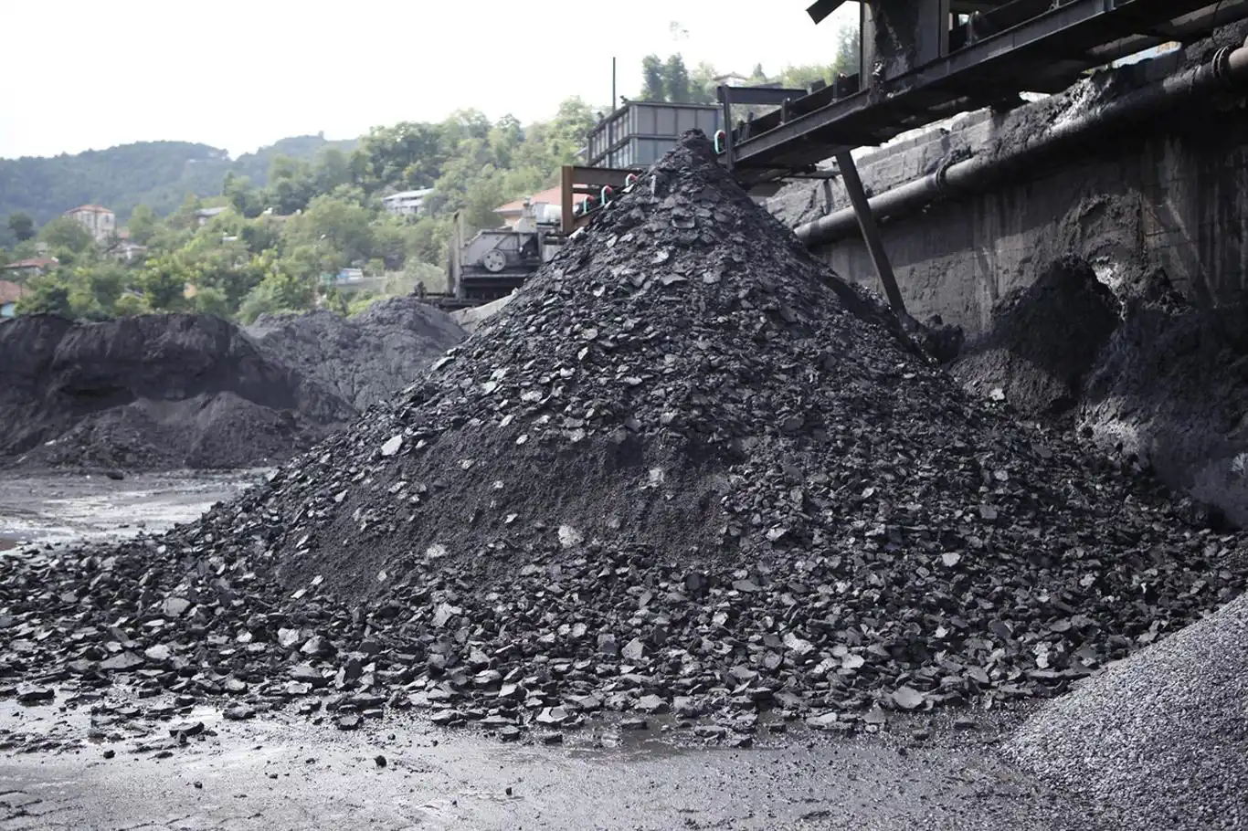Linyit üretimi 7 milyon 259 bin ton olarak gerçekleşti Linyit üretimi 7 milyon 259 bin ton olarak gerçekleşti