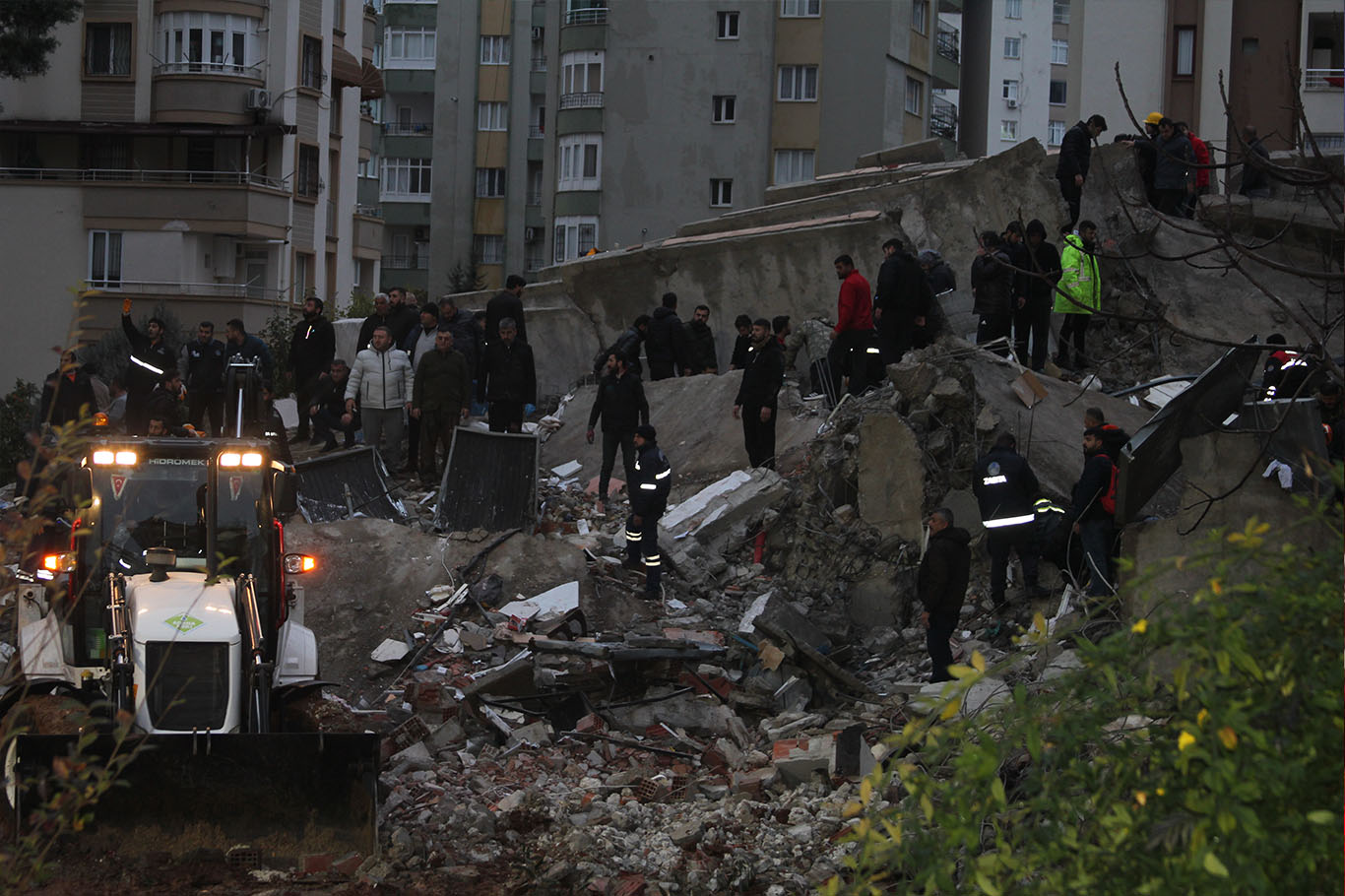 Adana'da depremde hayatını kaybedenlerin sayısı 58'e yükseldi