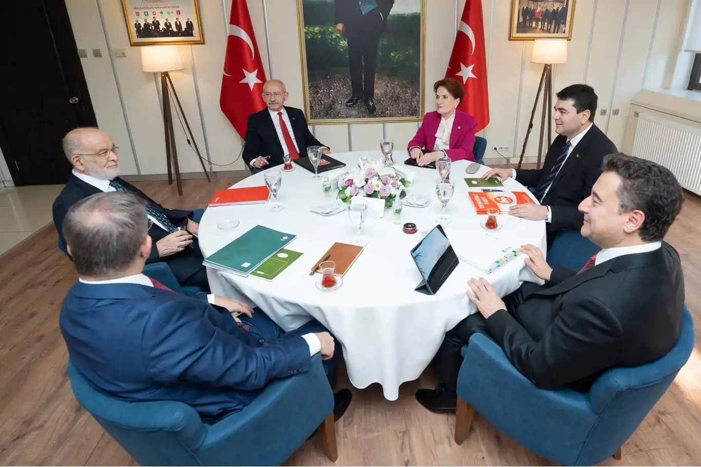 Altılı Masa Cumhurbaşkanı adayını 6 Mart'ta açıklayacak Altılı Masa Cumhurbaşkanı adayını 6 Mart'ta açıklayacak