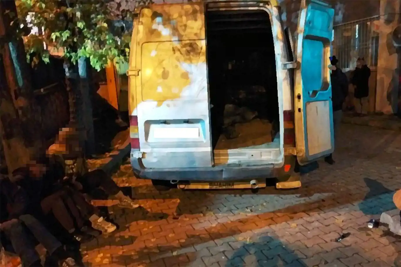 Kocaeli’de 80 düzensiz göçmen sınır dışı edildi Kocaeli’de 80 düzensiz göçmen sınır dışı edildi