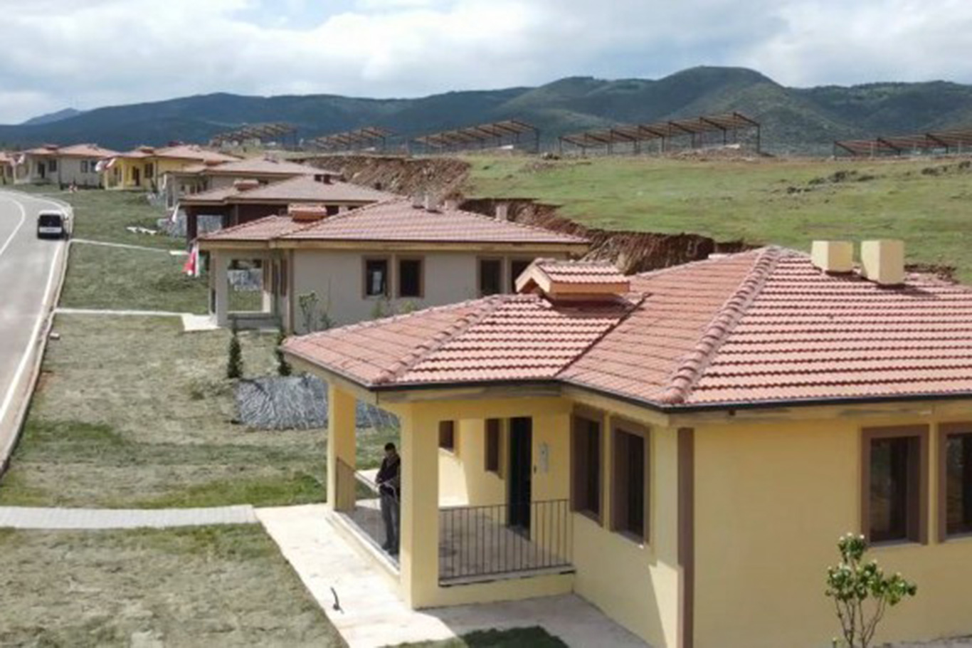 Gaziantep'te depremden 76 gün sonra köy evleri teslim edildi Gaziantep'te depremden 76 gün sonra köy evleri teslim edildi