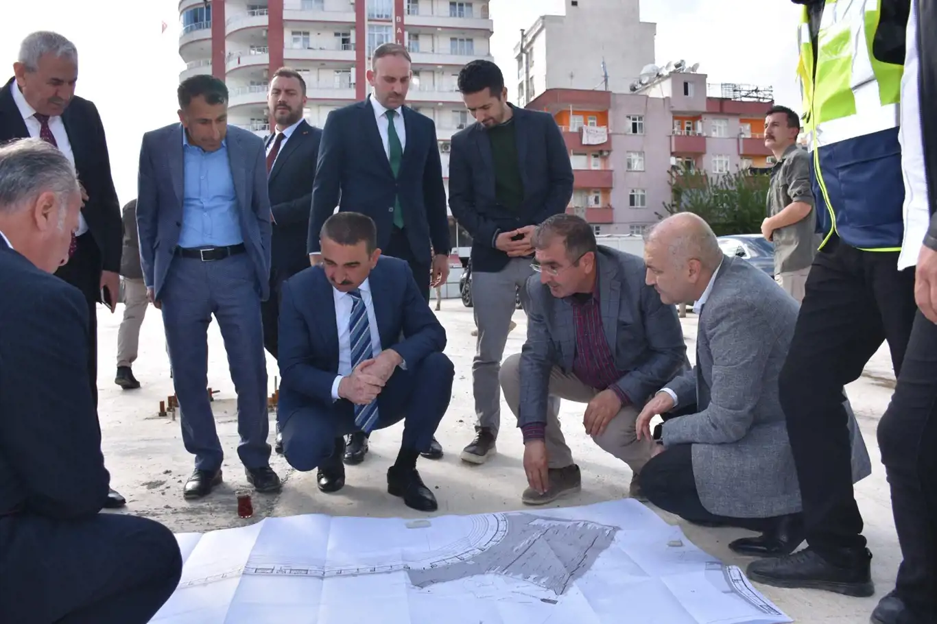 Siirt Valisi 520 milyon lira değerindeki yatırımı inceledi Siirt Valisi 520 milyon lira değerindeki yatırımı inceledi