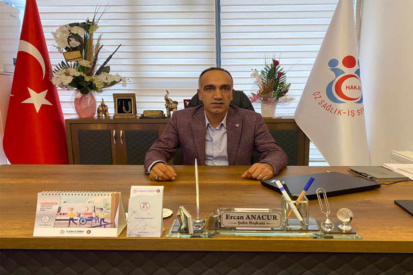 Öz Sağlık-Sen Bingöl Şube Başkanı Ercan Anacur: Tarihi kamu çerçeve protokolü imzalandı Öz Sağlık-Sen Bingöl Şube Başkanı Ercan Anacur: Tarihi kamu çerçeve protokolü imzalandı