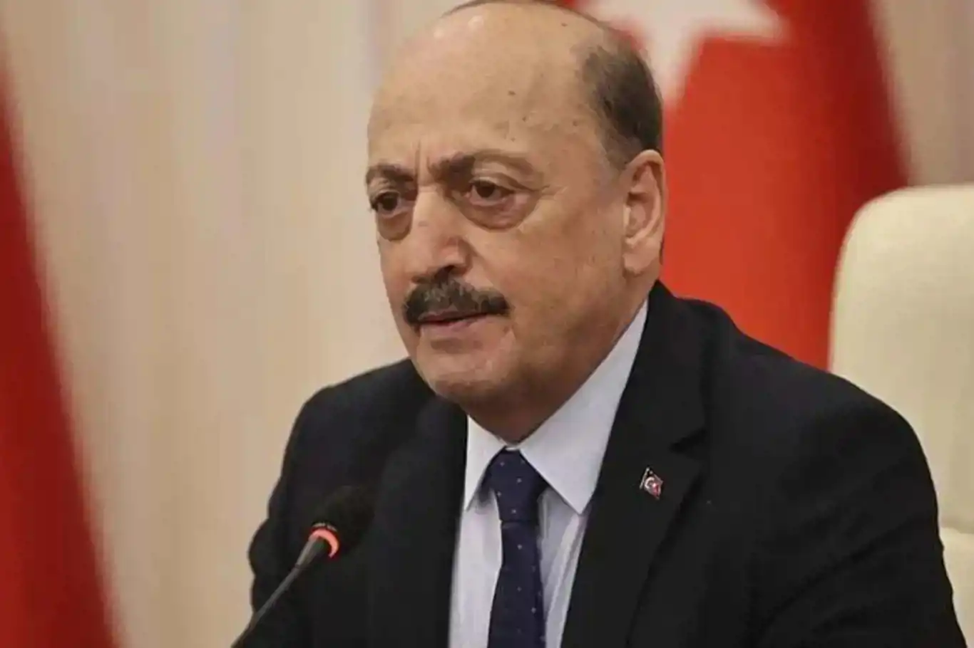 Bakan Bilgin: Tüm EYT'lilerin birikmiş maaşları bayram ikramiyeleri hesaplara yatacak Bakan Bilgin: Tüm EYT'lilerin birikmiş maaşları bayram ikramiyeleri hesaplara yatacak