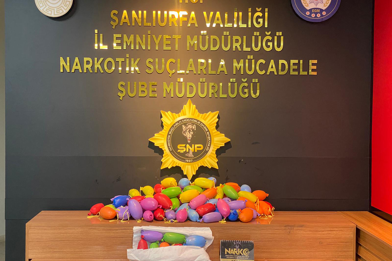 Yolcu otobüsünde balonlar içinde uyuşturucu ele geçirildi Yolcu otobüsünde balonlar içinde uyuşturucu ele geçirildi