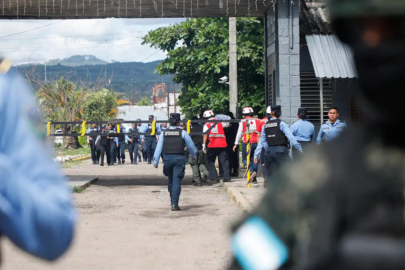 Honduras'taki hapishane isyanında ölü sayısı 48'e çıktı Honduras'taki hapishane isyanında ölü sayısı 48'e çıktı