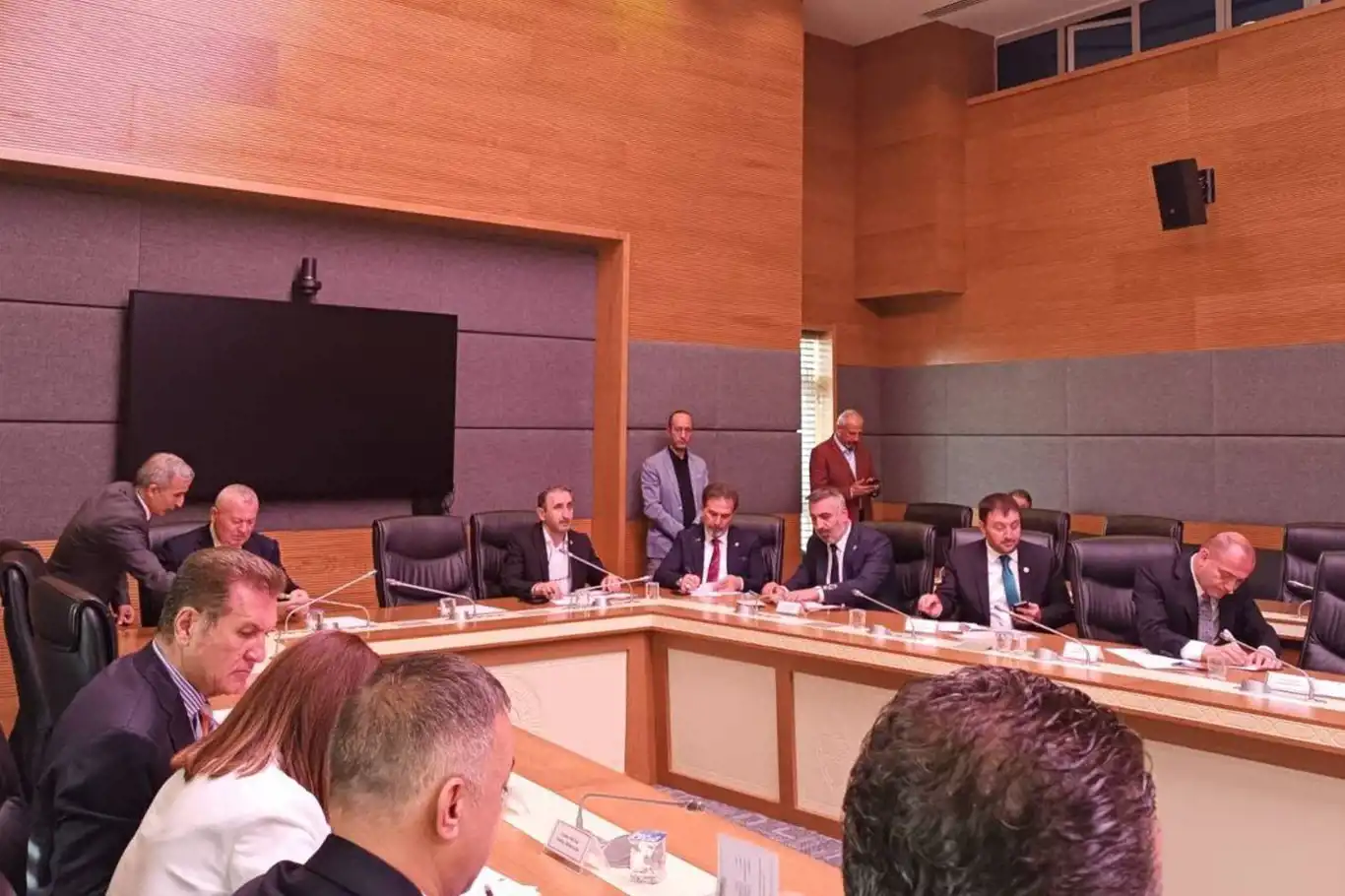 HÜDA PAR’ın 2 vekili TBMM Komisyon üyeliklerine seçildi HÜDA PAR’ın 2 vekili TBMM Komisyon üyeliklerine seçildi