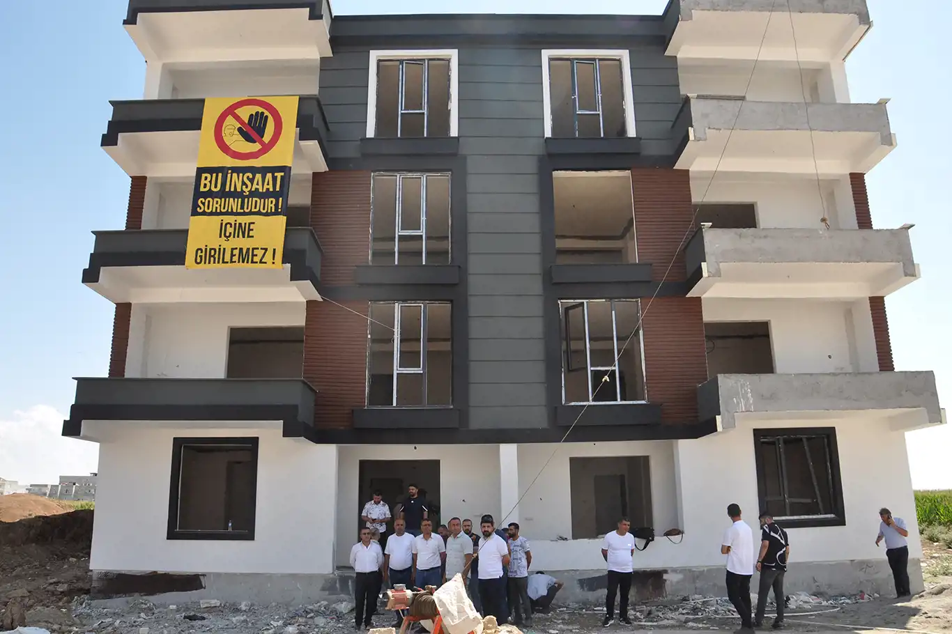 Müteahhidin 16 daireyi 23 kişiye sattığı iddia edildi