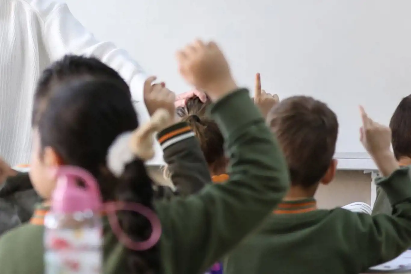 MEB'den öğretmenlerin iller arası yer değiştirme işlemlerinde görev süresine ilişkin açıklama MEB'den öğretmenlerin iller arası yer değiştirme işlemlerinde görev süresine ilişkin açıklama