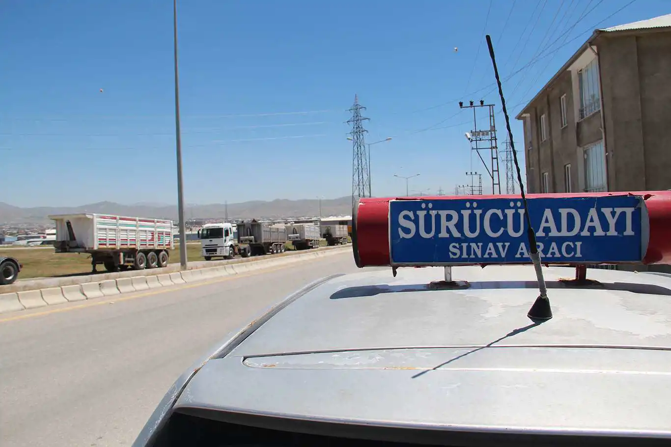 Bingöl Şoförler ve Otomobilciler Odası Başkanı Bayram: Sürücü eğitimi şart Bingöl Şoförler ve Otomobilciler Odası Başkanı Bayram: Sürücü eğitimi şart