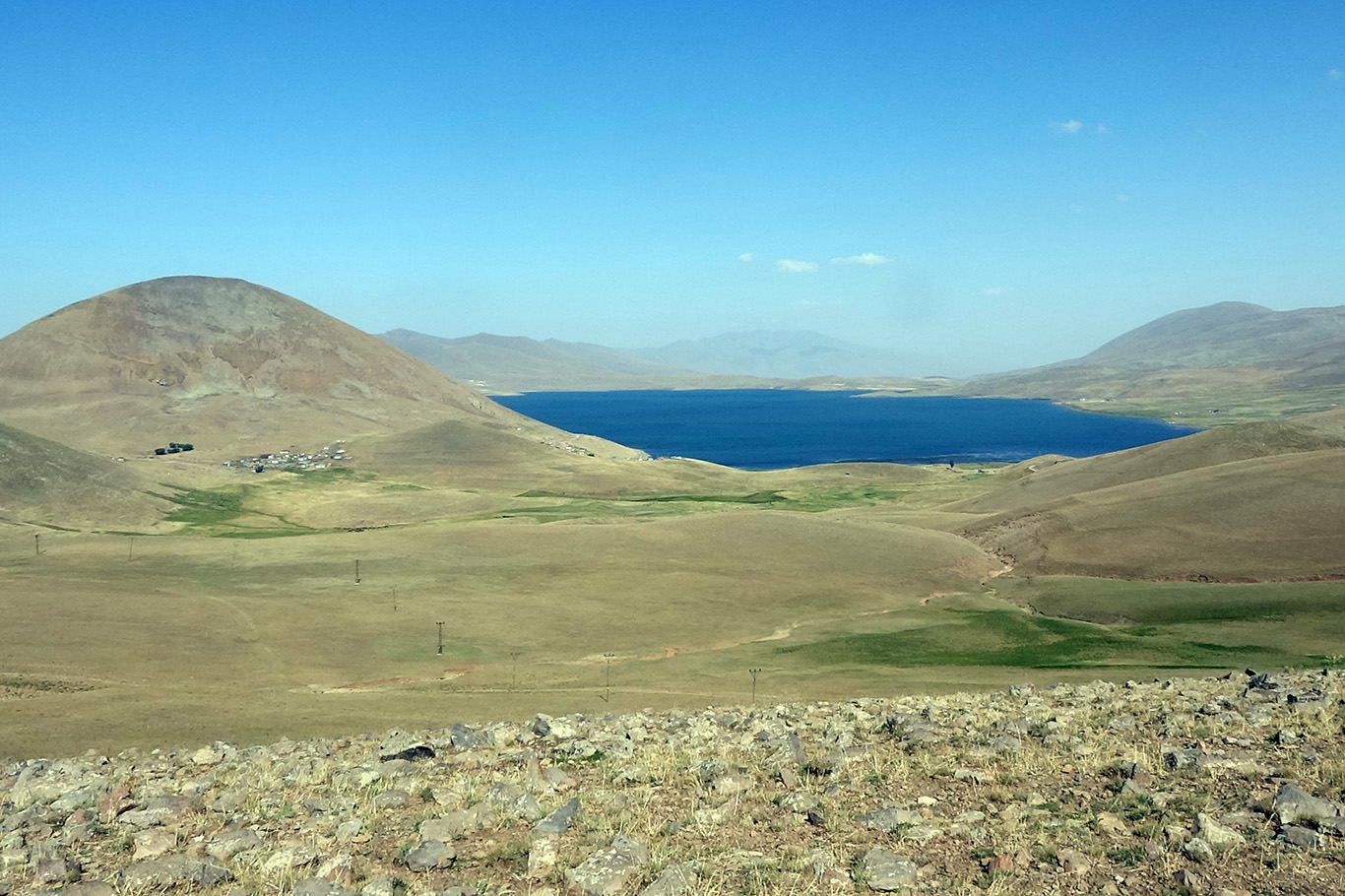 Saklı Cennet olarak isimlendirilen Balık Gölü yolu yapılamayı bekliyor