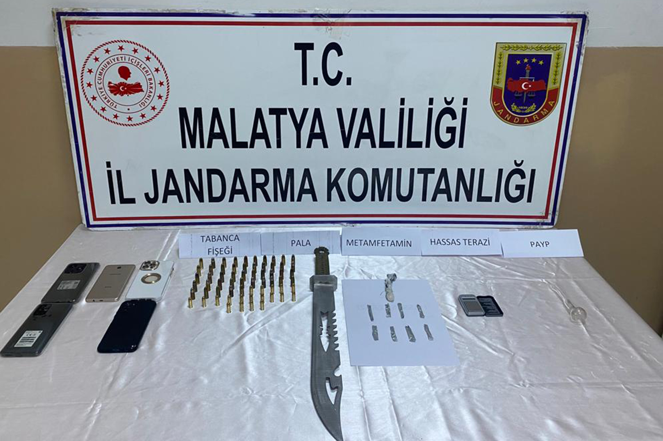 Malatya’da uyuşturucu operasyonu: 4 tutuklama Malatya’da uyuşturucu operasyonu: 4 tutuklama
