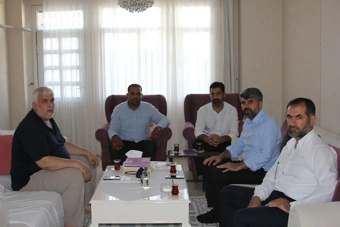 Milletvekili Dinç'ten saldırıya uğrayan Demir'e ziyaret Milletvekili Dinç'ten saldırıya uğrayan Demir'e ziyaret