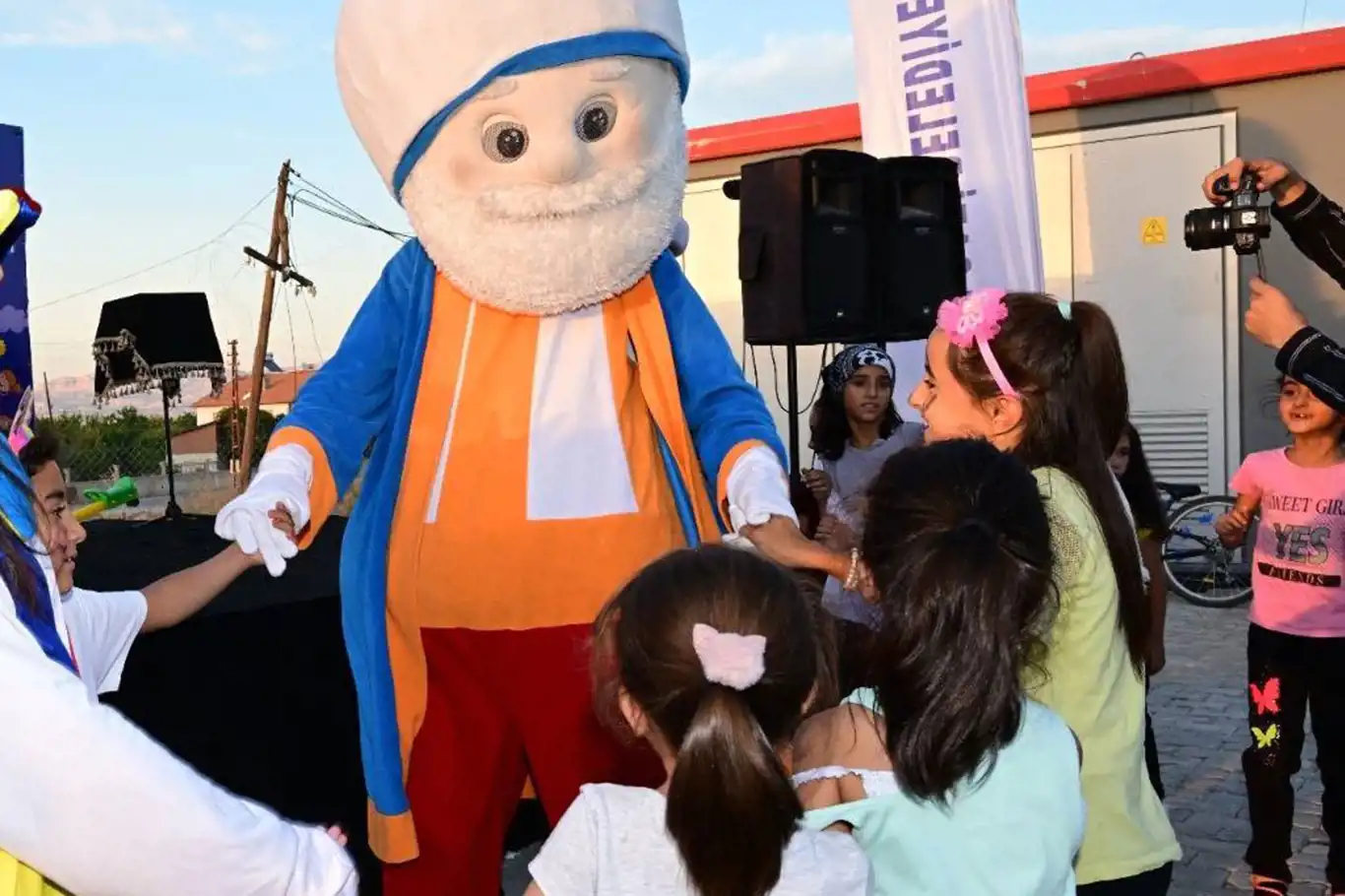 Battalgazi Belediyesi depremzede çocuklara psikolojik destek sağlıyor