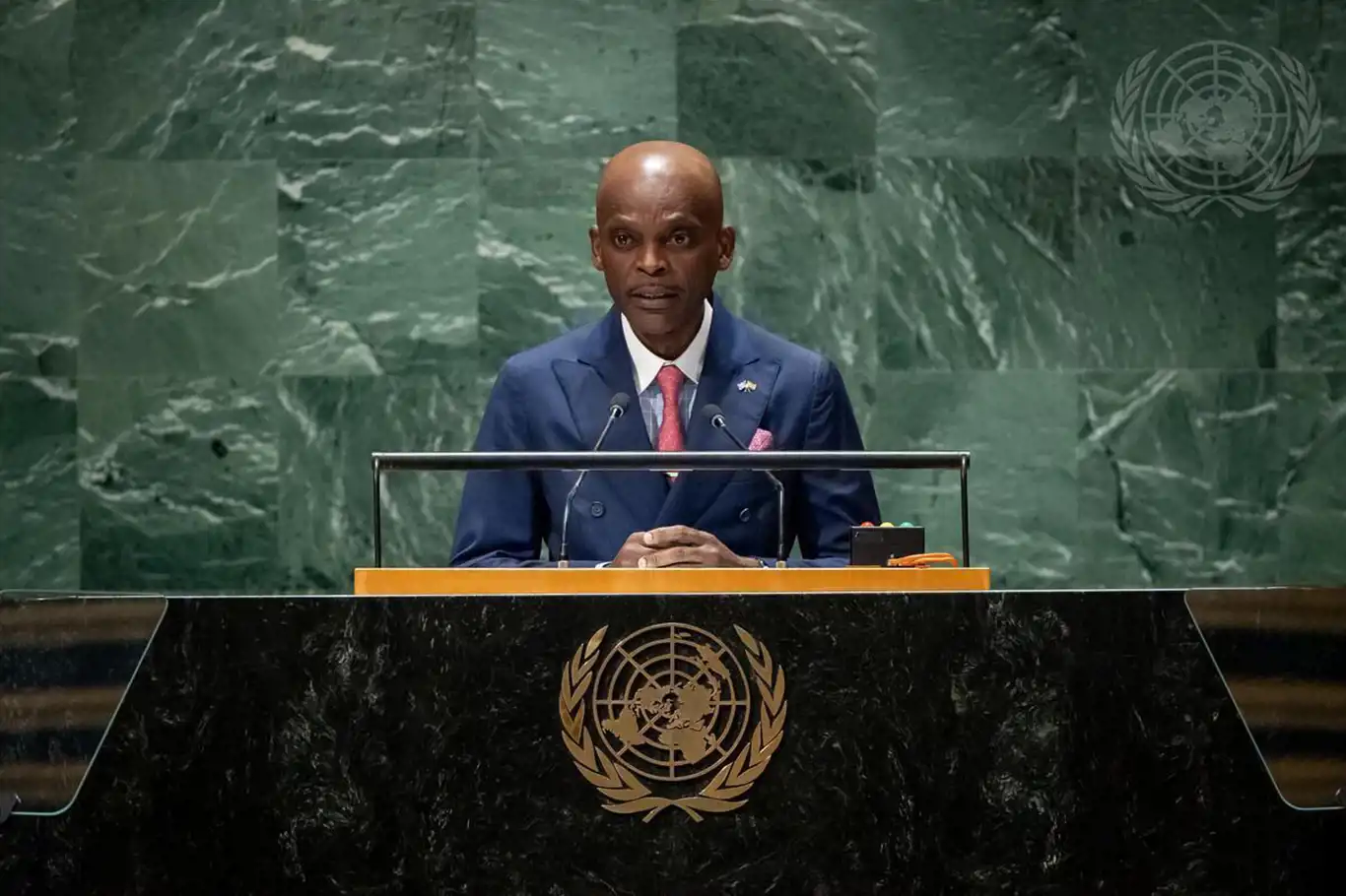 Togo'lu Bakan Dussey: Avrupalıların bizleri küçümsemesinden ve hor görmesinden bıktık