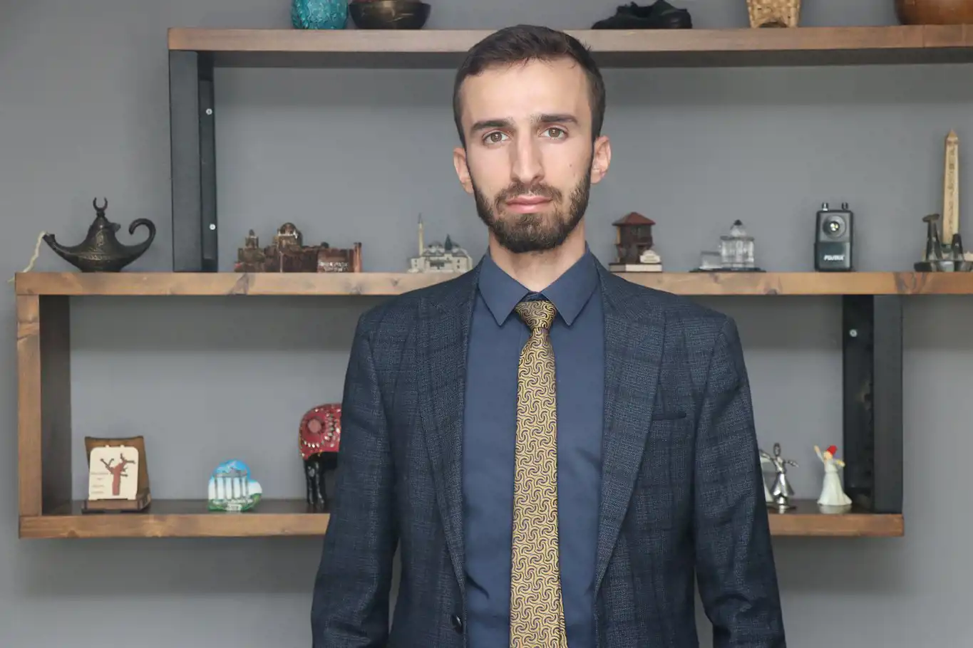 Dolandırıcılığa karşı halkı uyaran hukukçu Vergili: Ne iş yaparsanız yapın kendinizi güvenceye alın Dolandırıcılığa karşı halkı uyaran hukukçu Vergili: Ne iş yaparsanız yapın kendinizi güvenceye alın