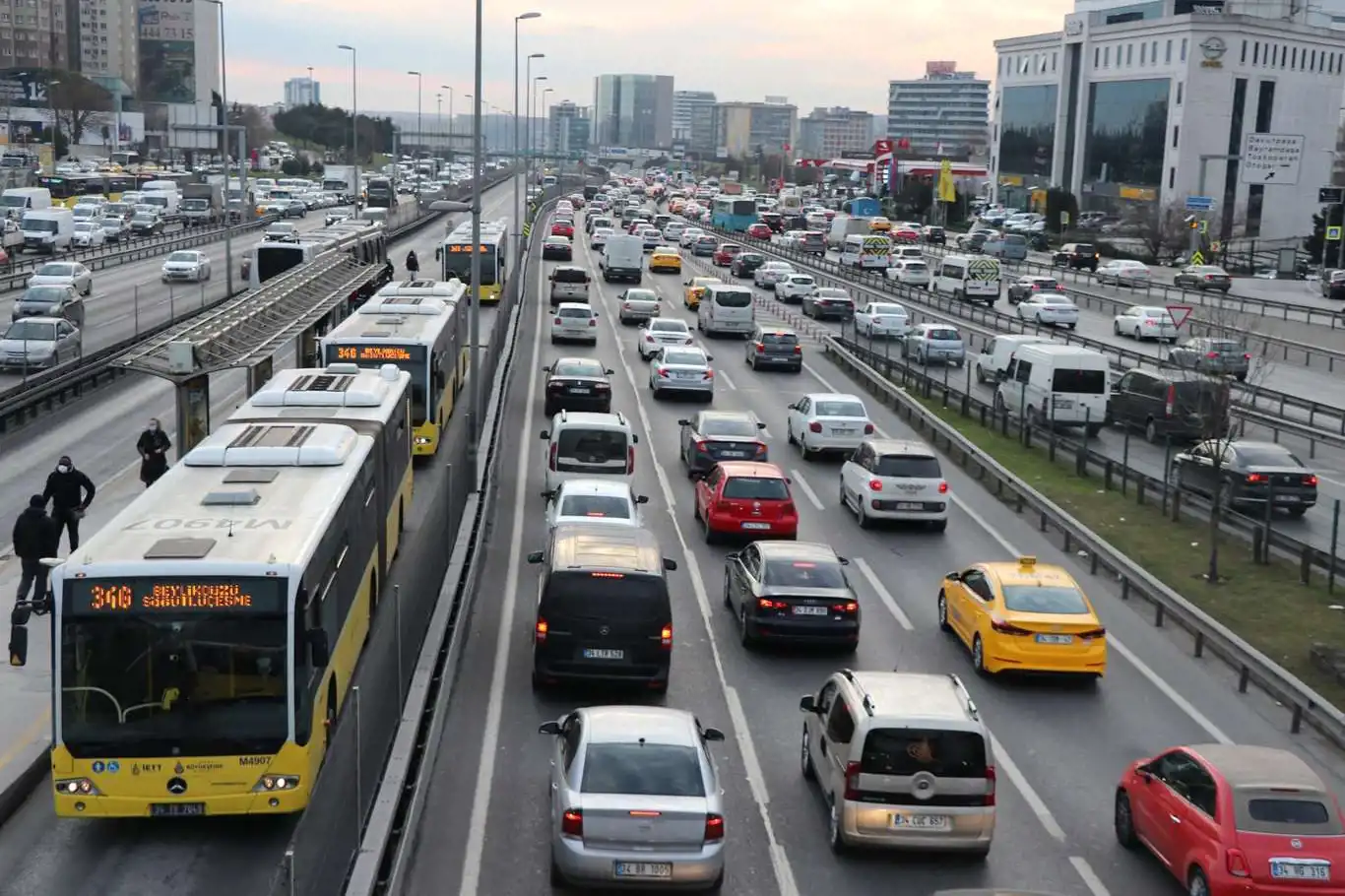 İstanbul'da okulların ilk günü toplu ulaşım 8 saat ücretsiz olacak İstanbul'da okulların ilk günü toplu ulaşım 8 saat ücretsiz olacak