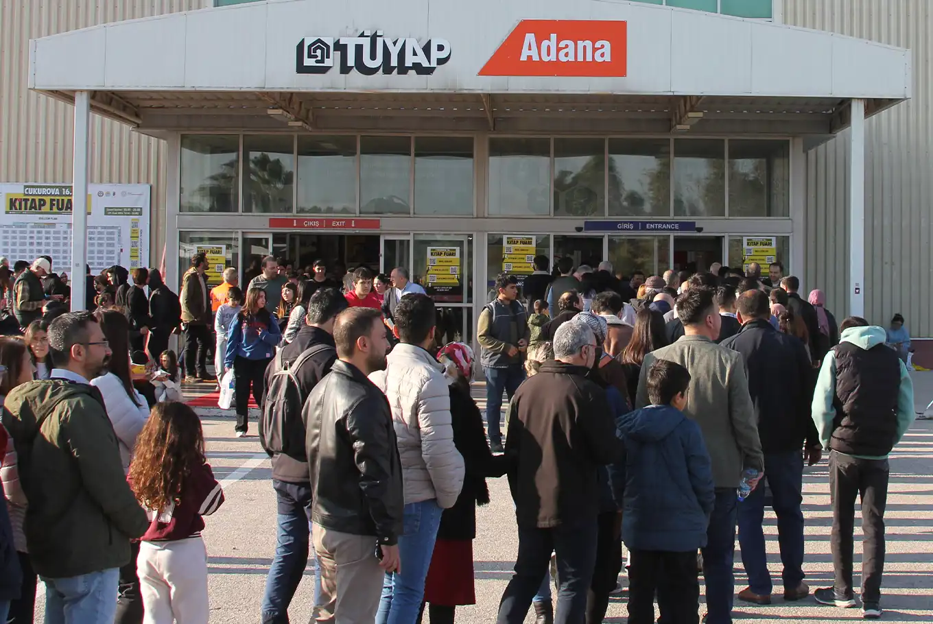 Adana'da 'Çukurova 16. Kitap Fuarı'na yoğun katılım