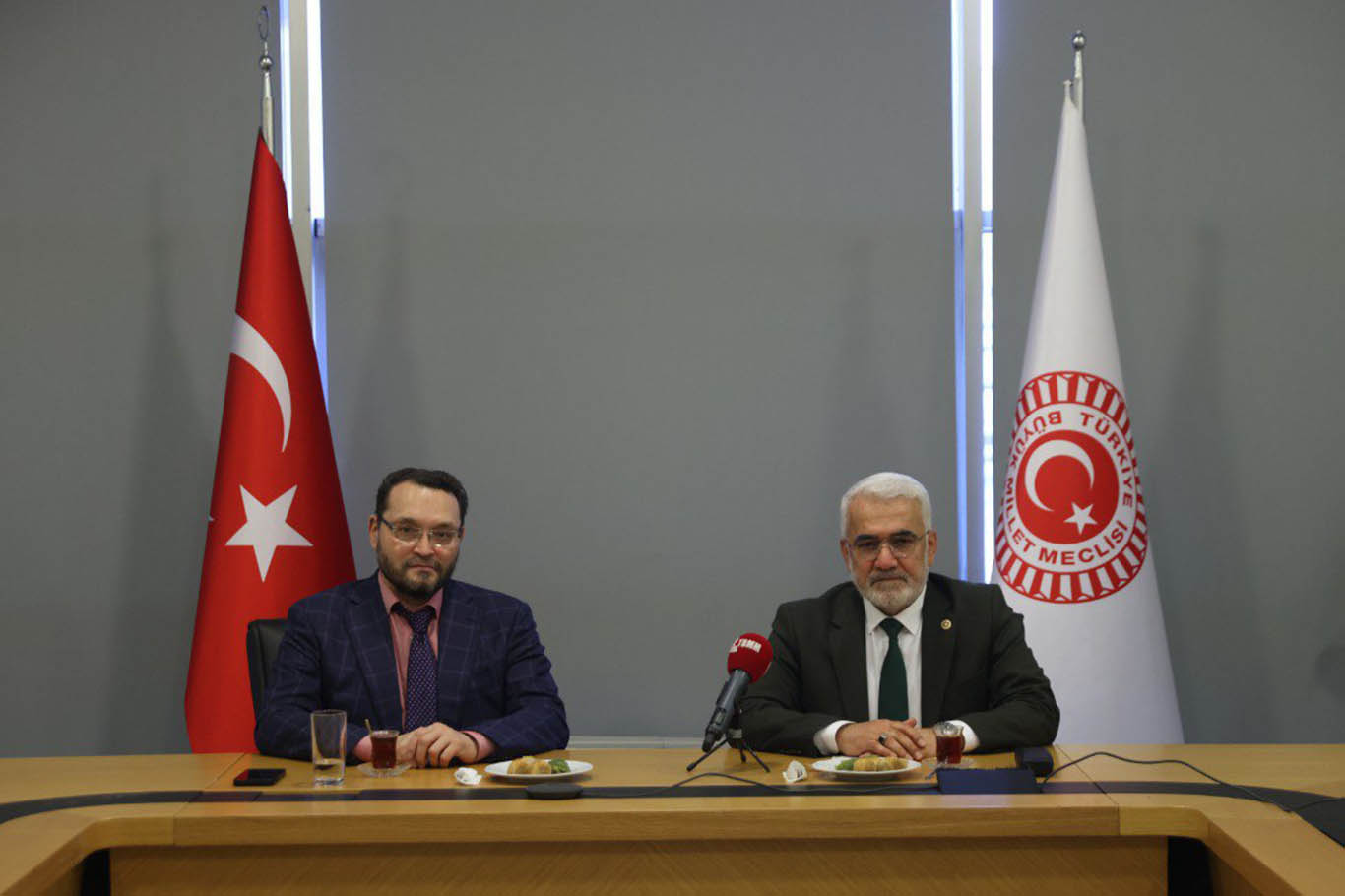 Avrupa Müslüman Forumu heyetinden HÜDA PAR Genel Başkanı Yapıcıoğlu'na ziyaret Avrupa Müslüman Forumu heyetinden HÜDA PAR Genel Başkanı Yapıcıoğlu'na ziyaret